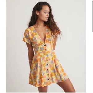 Marine Layer Camila mini dress in vintage yellow floral. Size M